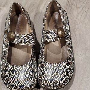 Alegria Shoes size 37, (7 US size)